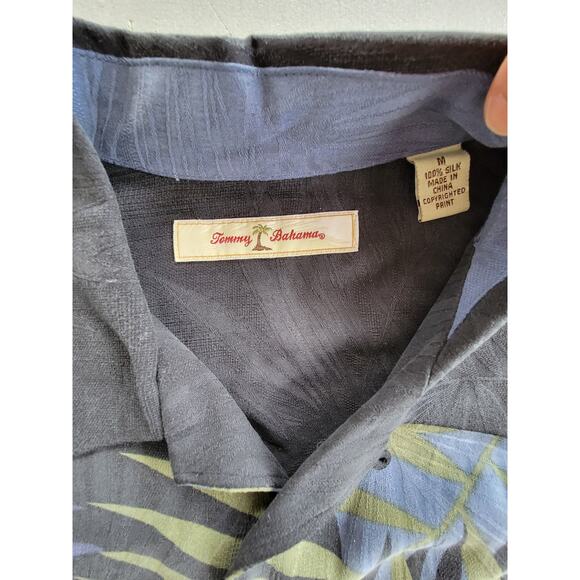 Tommy Bahama 100% Silk Tropical Palm Leaf Hawaiian Resort Vacation Button Down M - Picture 2 of 7